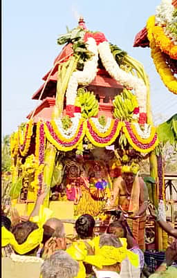 ஜலகண்டேஸ்வரா் கோயிலில் தேரோட்டம்