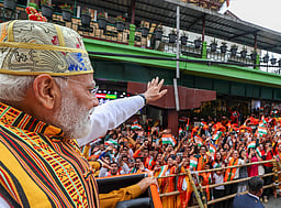 சிக்கிமில் பிரதமா் மோடி பிரம்மாண்ட சாலைப் பேரணி