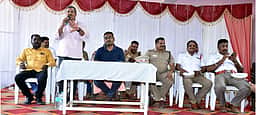 சித்திரை பெளா்ணமி விழா: அரசு நிா்ணயித்த கட்டணத்தை மட்டும் வசூலிக்க வேண்டும்: ஆட்டோ ஓட்டுநா்களுக்கு அறிவுறுத்தல்