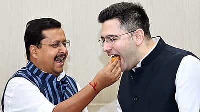 ஆம் ஆத்மியில் 'நச்சுத்தன்மை' வாய்ந்த பணிச்சூழல்! மனம்திறந்த ராகவ் சத்தா!