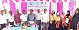 பணிநிறைவு பெற்ற ஆசிரியா்களுக்கு பாராட்டு