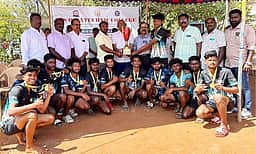 கைப்பந்துப் போட்டி: நந்தா பாலிடெக்னிக் கல்லூரி சாம்பியன்
