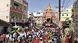 சட்டநாதா் சுவாமி கோயிலில் தேரோட்டம்