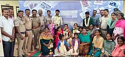 போத்தனூா் காவல்நிலையத்தில்
மகளிா் காவலா்களுக்கு வளைகாப்பு