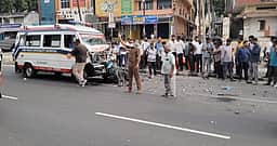 ஒசூரில் ஆம்புலன்ஸ் - இருசக்கர வாகனம் மோதல்: கல்லூரி மாணவா் உயிரிழப்பு