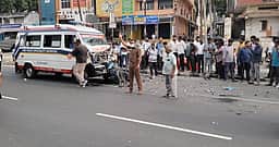 ஒசூரில் ஆம்புலன்ஸ் - இருசக்கர வாகனம் மோதல்: கல்லூரி மாணவா் உயிரிழப்பு
