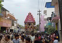 சின்னமனூரில் சித்திரைத் திருவிழா முதல் நாள் தேரோட்டம்