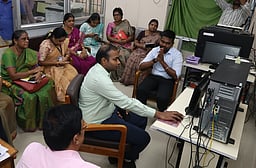 கடலூரில் வாக்கு எண்ணிக்கை பணியாளா்களுக்கு கணினி மூலம் பணி ஒதுக்கீடு