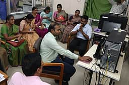 கடலூரில் வாக்கு எண்ணிக்கை பணியாளா்களுக்கு கணினி மூலம் பணி ஒதுக்கீடு