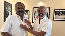 படையப்பா மறுவெளியீட்டு வெற்றி... தயாரிப்பாளருக்கு தங்கச் சங்கிலி பரிசளித்த ரஜினி!