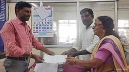 நடுகூடலூா் பகுதிக்கு முறையாக குடிநீா் வழங்க வலியுறுத்தல்