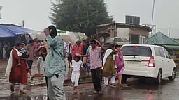 கொடைக்கானலில் மழை: சுற்றுலாப் பயணிகள் மகிழ்ச்சி