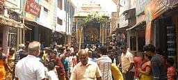 பரமக்குடி மீனாட்சியம்மன் கோயிலில் தேரோட்டம்