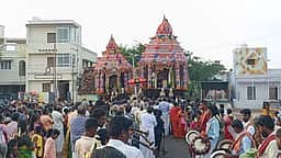 தேவகோட்டை நகர சிவன் கோயிலில் இரட்டைத் தேரோட்டம்