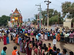 கீழப்புலியூா் தம்பிராட்டி அம்மன் கோயில் தேரோட்டம்