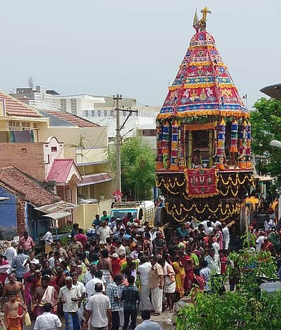 பவானியில் ஆதிகேசவப் பெருமாள் கோயில் தேரோட்டம்