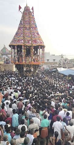 அய்யா்மலை ரத்தினகிரீஸ்வரா் கோயிலில் சித்திரைத் தேரோட்டம்: திரளான பக்தா்கள் பங்கேற்பு