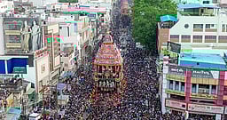 மதுரை மீனாட்சியம்மன் சித்திரைத் திருவிழா தேரோட்டம் - புகைப்படங்கள்