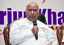 தமிழகத்தில் திமுக, கேரளத்தில் காங்கிரஸ் ஆட்சி! மற்ற மாநிலங்களில்? கார்கே பேட்டி