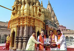 காசி விஸ்வநாதர் கோயிலில் பிரதமர் மோடி வழிபாடு!