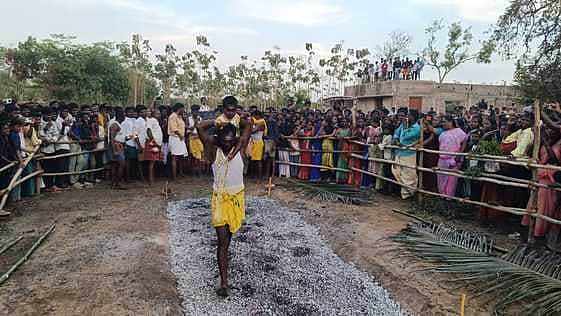 காட்டகரம் மாரியம்மன் கோயிலில் தீமிதி திருவிழா
