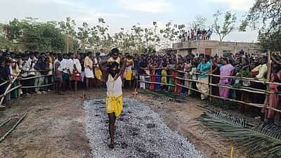 காட்டகரம் மாரியம்மன் கோயிலில் தீமிதி திருவிழா
