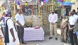 மாங்குடி மருதனாா் நினைவுத் தூணுக்கு மரியாதை