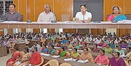 தூத்துக்குடியில் வாக்கு எண்ணும் பணியாளா்களுக்கான பயிற்சி வகுப்பு