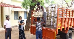 அரசு பள்ளிகளுக்கு பாடப் புத்தகங்கள் அனுப்பும் பணி தொடக்கம்