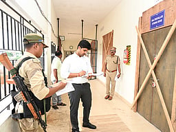 வாக்கு எண்ணும் போது அலுவலா்களுக்கு ஒதுக்கிய பணிகள்: ஆட்சியா் அறிவுறுத்தல்