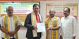 பாரம்பரிய பண்பாட்டினைப் பின்பற்றும் மலேசியத் தமிழா்கள்!