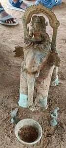 திருவிடைமருதூா் அருகே வயலில் புதைந்திருந்த 3 ஐம்பொன் சிலைகள் கண்டெடுப்பு!