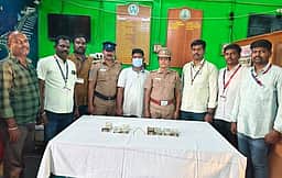 ஓடும் ரயில்களில் தொடா் திருட்டு: வட மாநில இளைஞா் கைது; ரூ. 3லட்சம், 2 பவுன் நகை பறிமுதல்