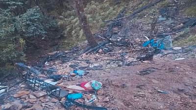 நேபாளம்: ஜீப் விபத்தில் 17 போ் உயிரிழப்பு