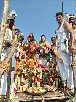 அழகாபுரம் கிராம கோயில்களில் கும்பாபிஷேகம்