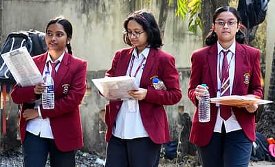 சிஎம் ஸ்ரீ பள்ளிகளில் சோ்க்கை: 6, 9-ஆம் வகுப்புகளுக்கான நுழைவுத் தோ்வுகள் முடிவுகள் வெளியீடு