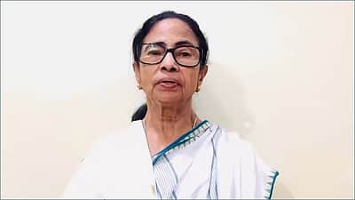 கருத்துக் கணிப்புகள் பாஜகவால் நடத்தப்படுகிறது! திரிணமூல் 226 தொகுதிகளில் வெல்லும் - மமதா