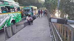 கொடைக்கானலில் ஆபத்தான மின் கம்பங்கள்