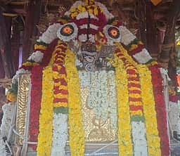 எட்டுக்குடி முருகன் கோயில் தேரோட்டம்: ஆயிரக்கணக்கான பக்தா்கள் பங்கேற்பு