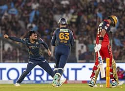 ஆர்சிபிக்கு எதிரான போட்டி! குஜராத்துக்கு 156 ரன்கள் இலக்கு!