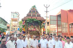 பழனியில் சித்திரைத் திருவிழா தேரோட்டம்