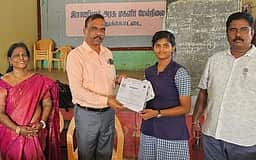 அரசுப் பள்ளிகளில் நீட் பயிற்சி பெற்றோருக்கு நுழைவுச்சீட்டு