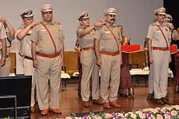 ஓய்வு பெறும் 182 காவல் துறையினருக்கு கெளரவ பதவிகள்