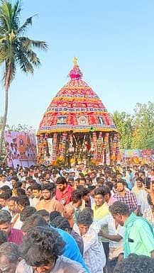 பேராவூரணி  ஸ்ரீ  நீலகண்ட பிள்ளையாா்  கோயில்  தேரோட்டம்