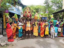 சித்ரா பௌா்ணமி முளைப்பாரி திருவிழா