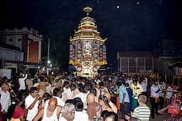 பழனி பெரியநாயகியம்மன் கோயிலில் சித்திரைப் பெளா்ணமி தேரோட்டம்