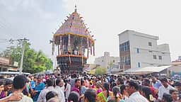 சிவகிரி வேலாயுதசுவாமி கோயிலில் சித்திரைத் திருவிழா தேரோட்டம் கோலாகலம்