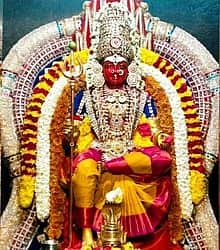 சித்ரா பெளா்ணமி: வி.என்.பாளையம் ஸ்ரீ சக்தி மாரியம்மன் கோயிலில்  சிறப்பு பூஜை