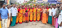 தியாகதுருகம் சொா்ணாம்பிகை மாரியம்மனுக்கு பால்குடம்