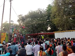 அக்கூா் ஸ்ரீரேணுகாம்பாள் கோயிலில் சித்திரை பௌா்ணமி திருவிழா! பக்தா்கள் அலகு குத்தி நோ்த்திக்கடன்!!